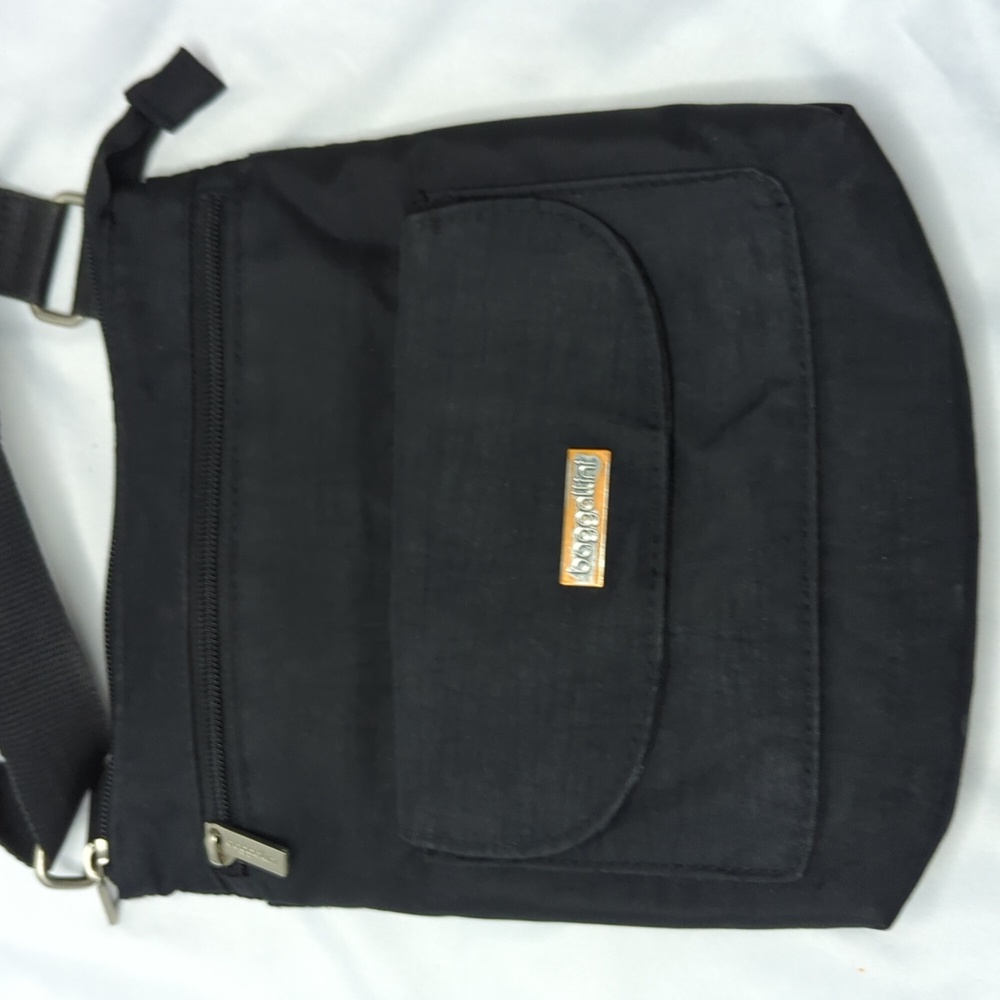 Baggallini Small Crossbody Bag - Picture 2 of 12